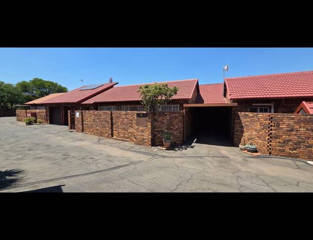 3 BEDROOM CLUSTER FOR SALE IN SOUTH CREST